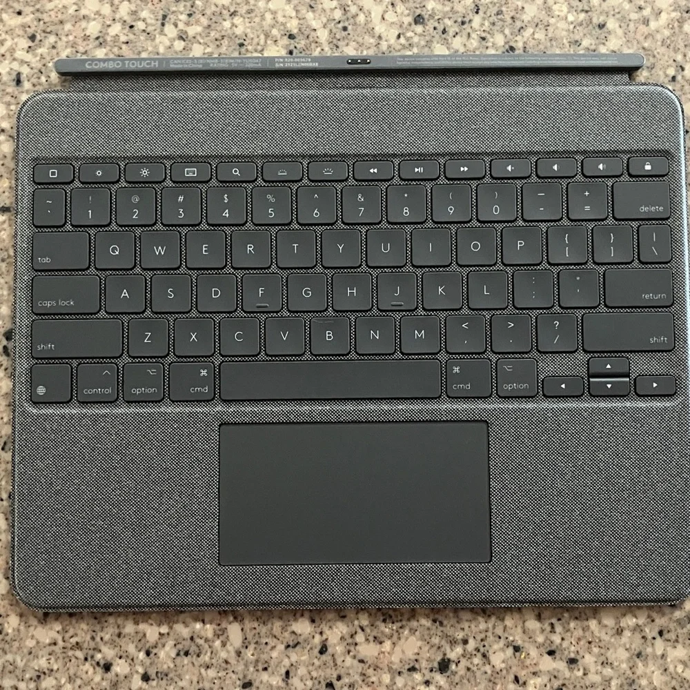 Gray Keyboard with magnetic connector for IPad